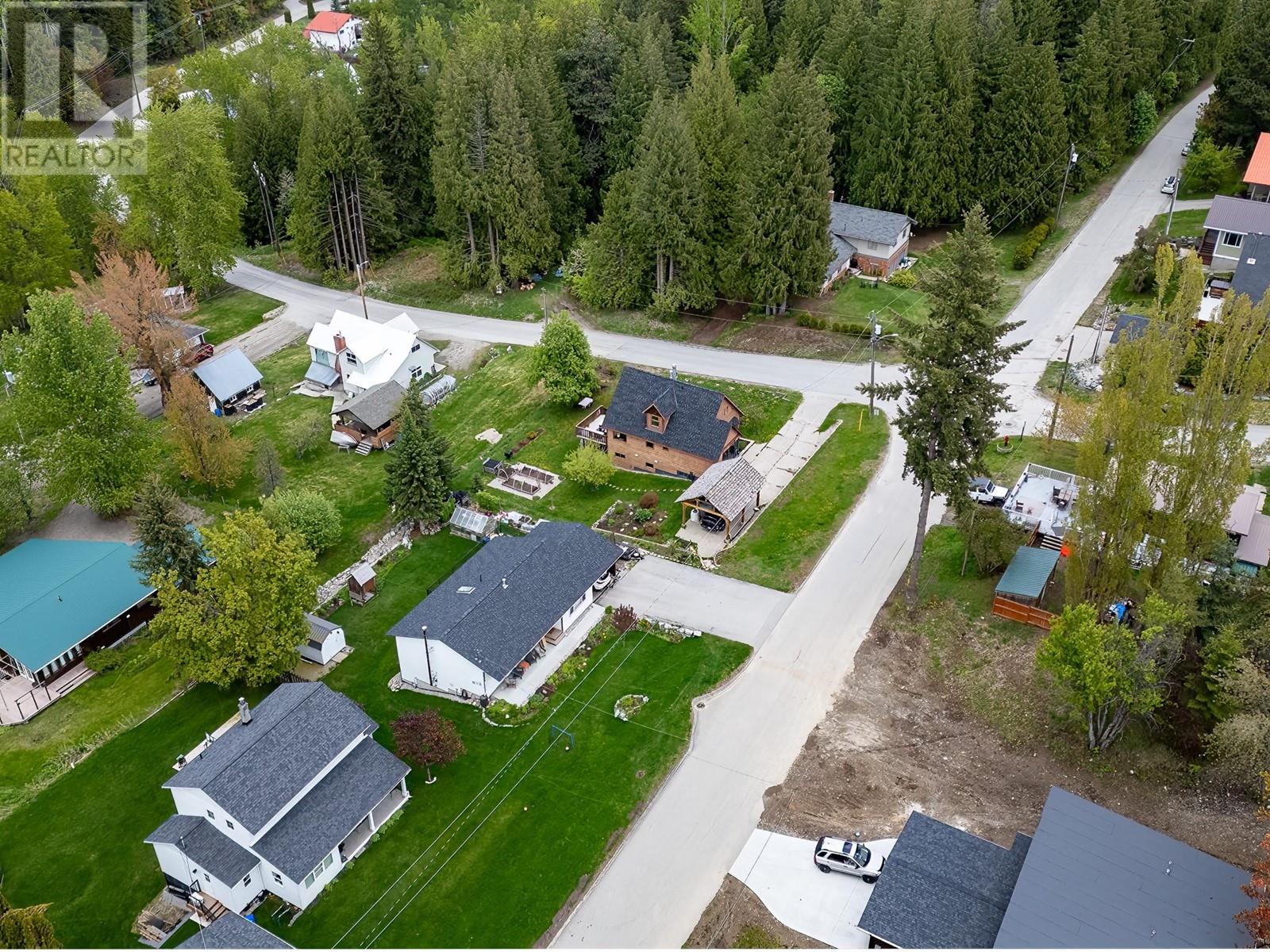 1190 Black Bear Drive, Rossland, British Columbia  V0G 1Y0 - Photo 9 - 10348997