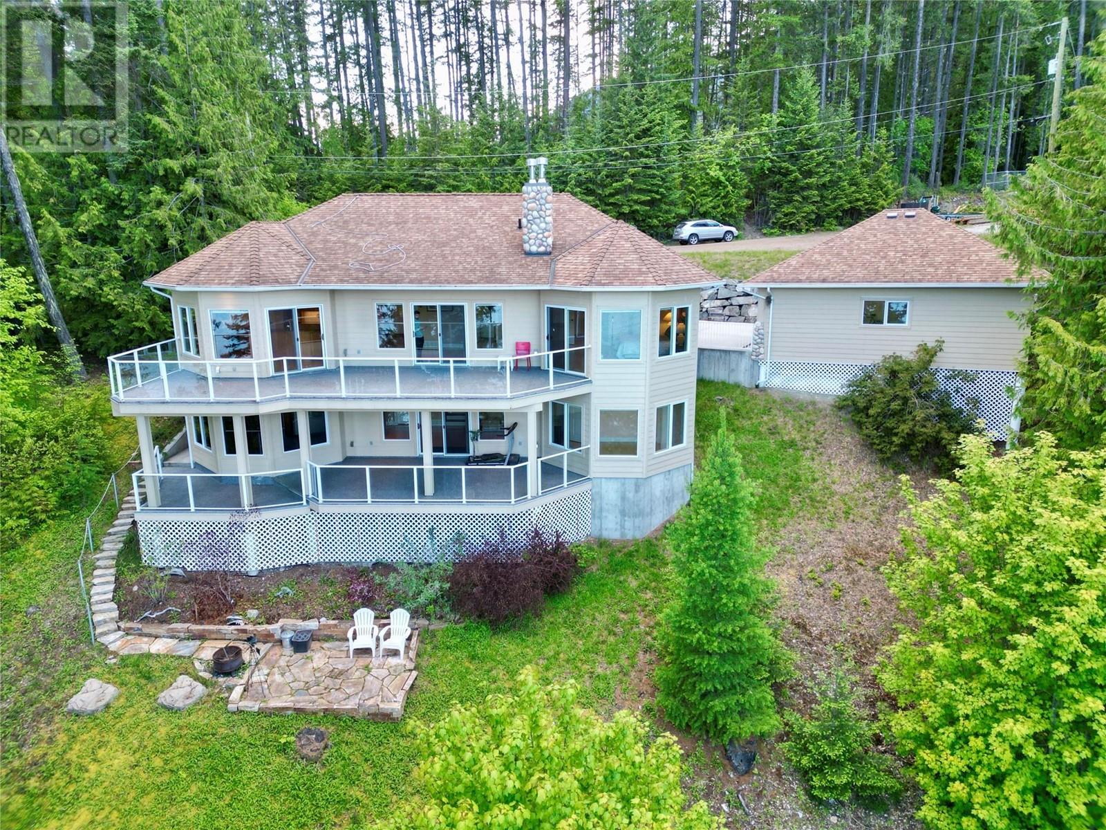 924 Queens Road, Balfour, British Columbia  V0G 1C0 - Photo 1 - 10349082
