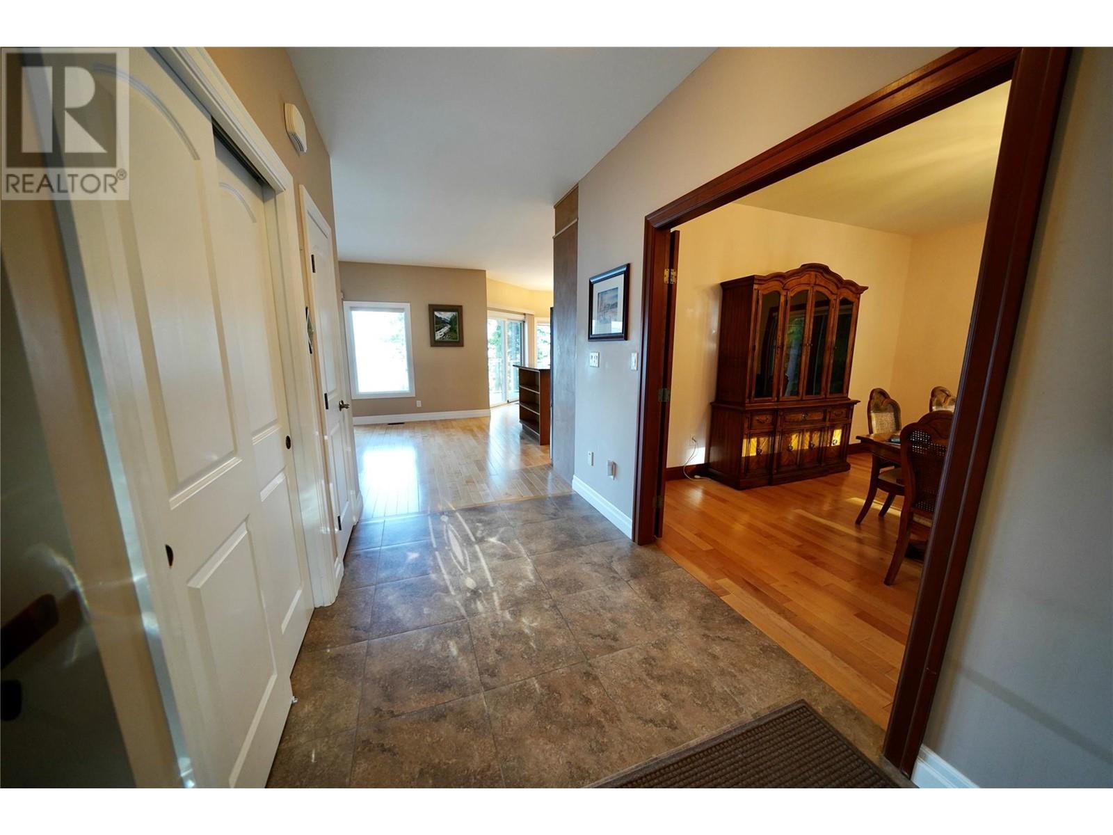 924 Queens Road, Balfour, British Columbia  V0G 1C0 - Photo 12 - 10349082