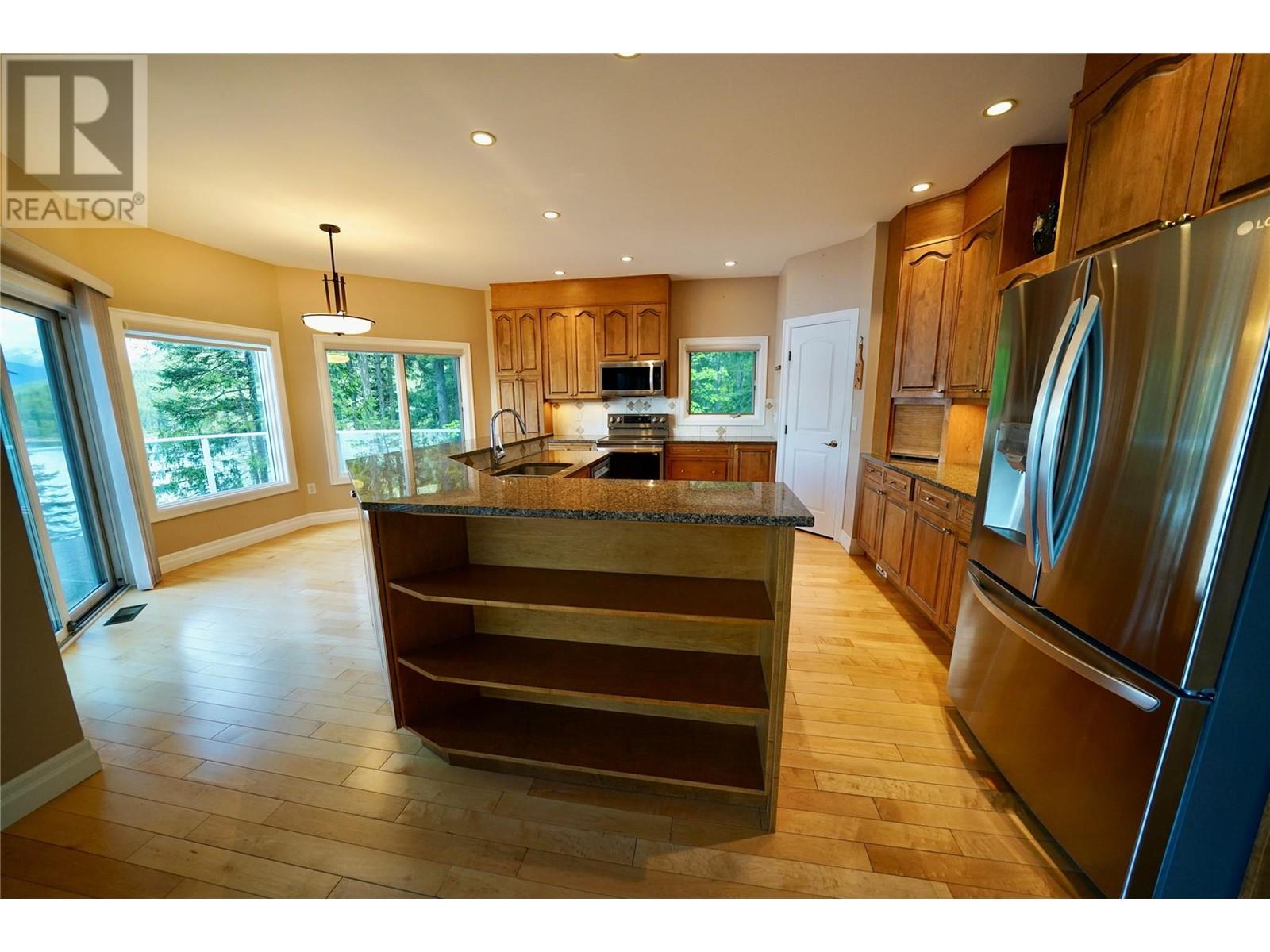 924 Queens Road, Balfour, British Columbia  V0G 1C0 - Photo 13 - 10349082