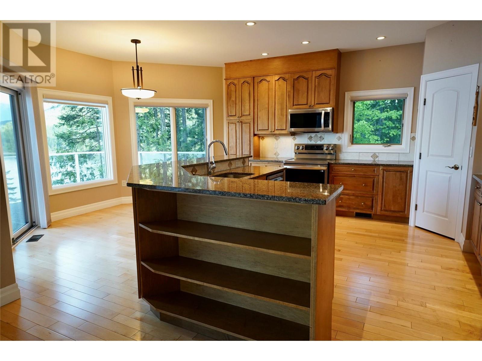 924 Queens Road, Balfour, British Columbia  V0G 1C0 - Photo 14 - 10349082