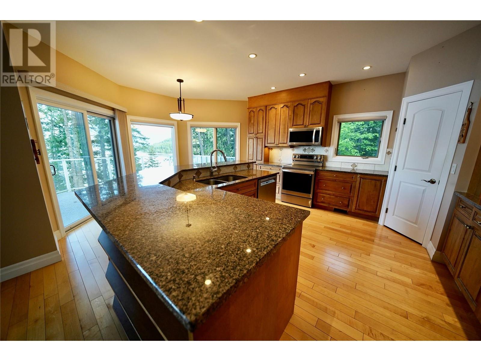 924 Queens Road, Balfour, British Columbia  V0G 1C0 - Photo 15 - 10349082