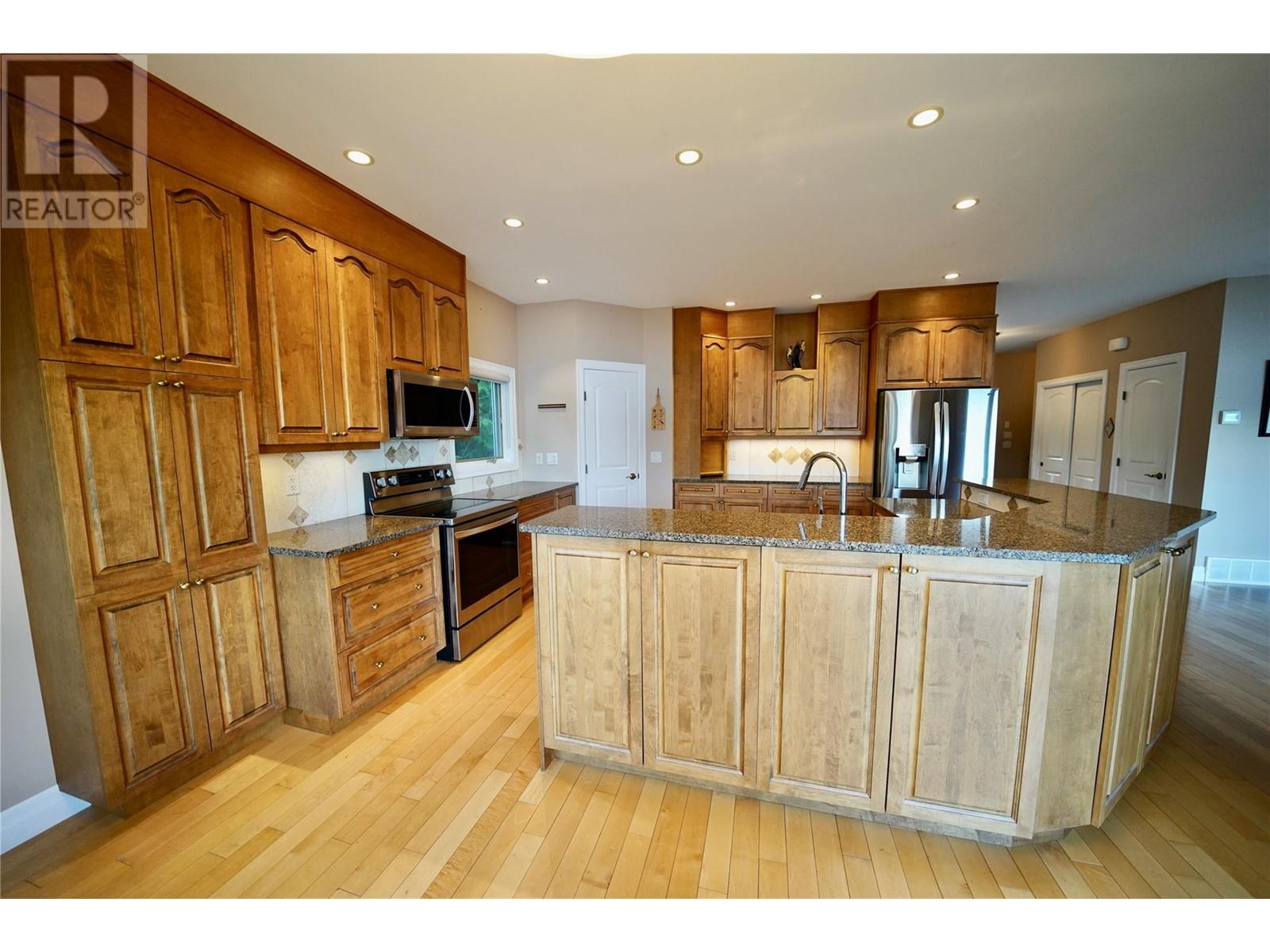 924 Queens Road, Balfour, British Columbia  V0G 1C0 - Photo 16 - 10349082