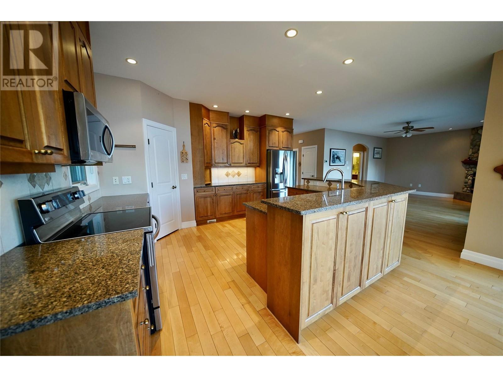 924 Queens Road, Balfour, British Columbia  V0G 1C0 - Photo 18 - 10349082
