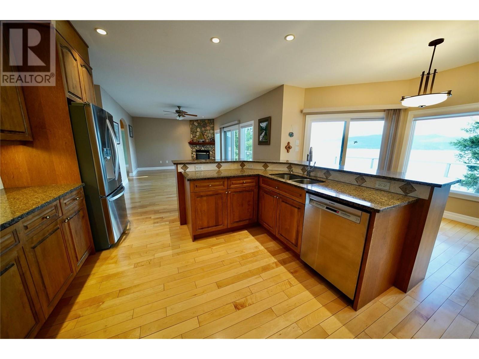 924 Queens Road, Balfour, British Columbia  V0G 1C0 - Photo 19 - 10349082