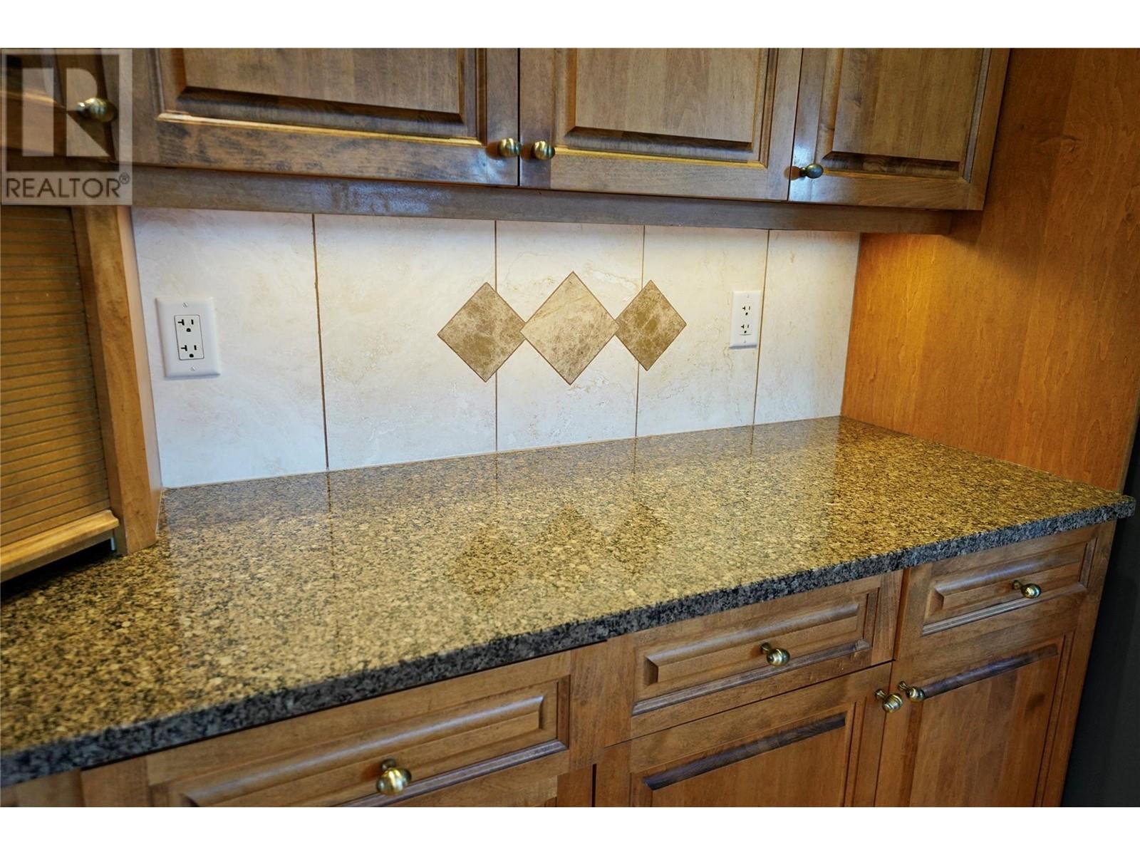 924 Queens Road, Balfour, British Columbia  V0G 1C0 - Photo 22 - 10349082