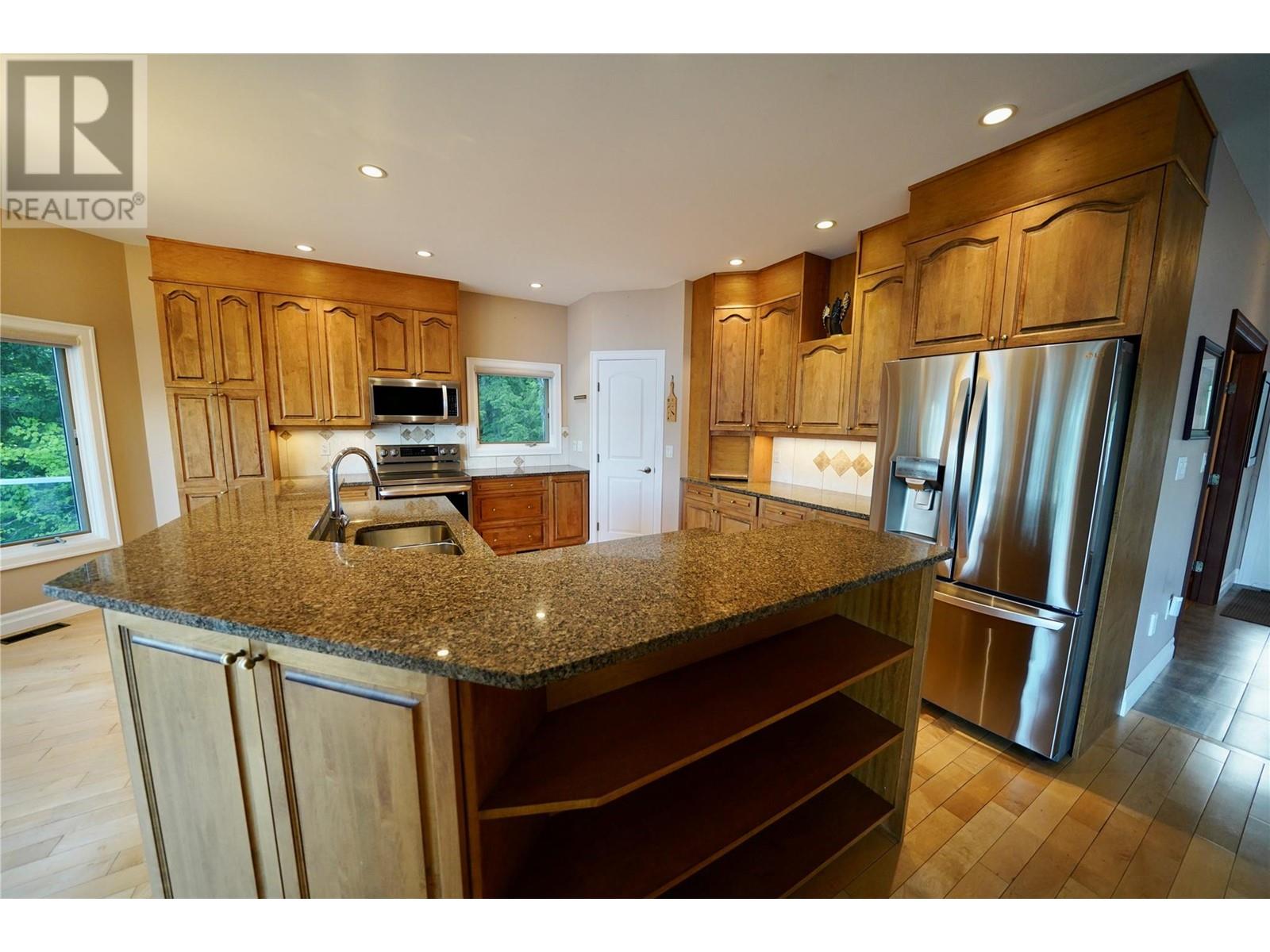 924 Queens Road, Balfour, British Columbia  V0G 1C0 - Photo 32 - 10349082