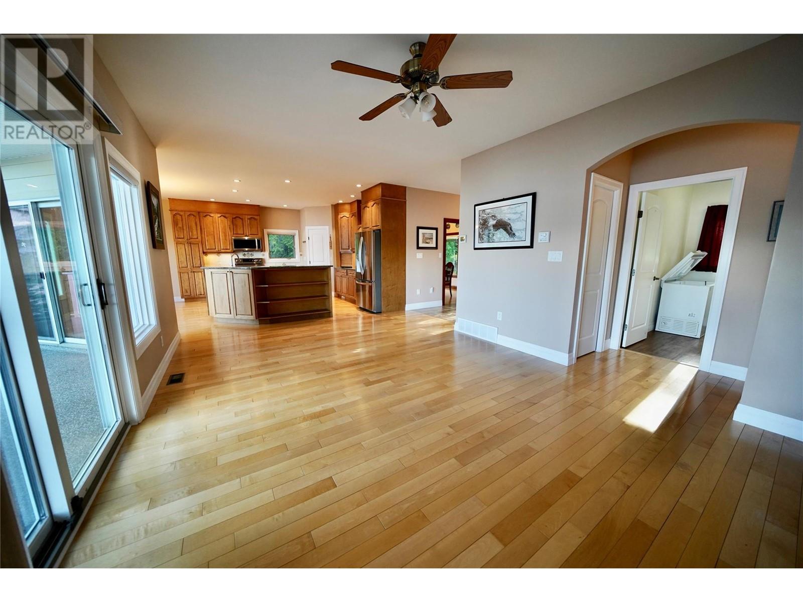 924 Queens Road, Balfour, British Columbia  V0G 1C0 - Photo 38 - 10349082