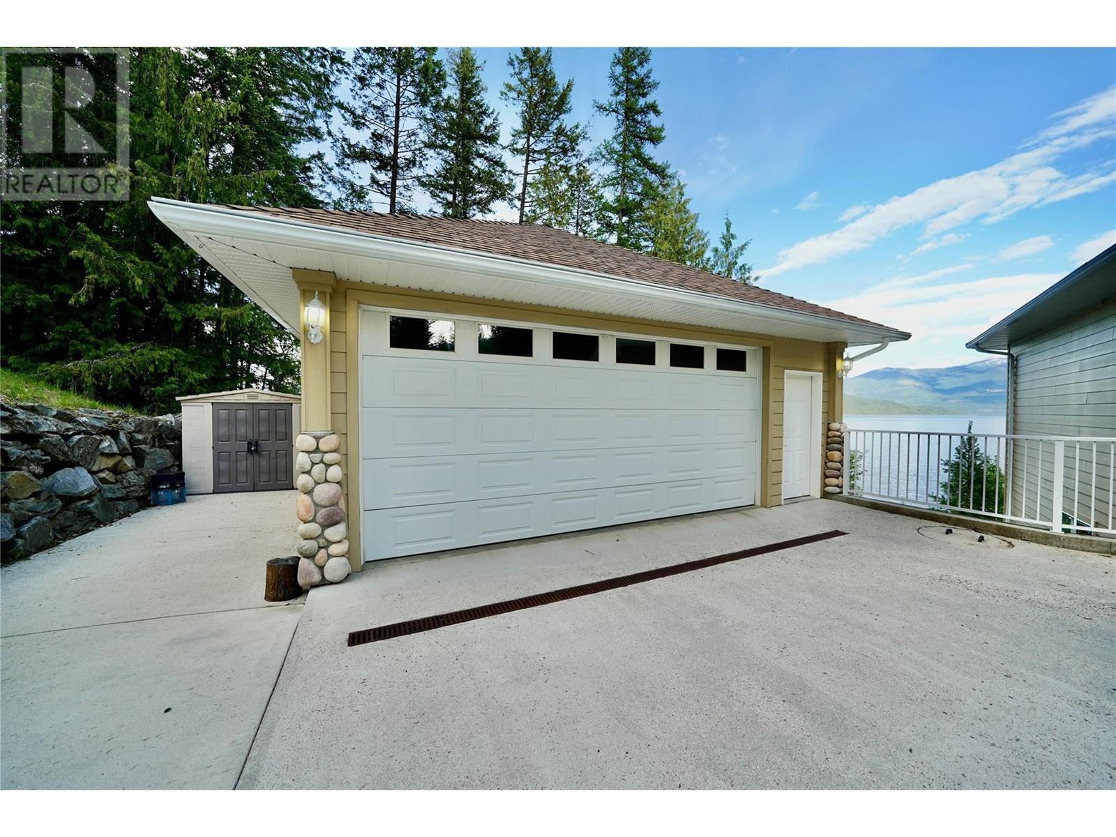 924 Queens Road, Balfour, British Columbia  V0G 1C0 - Photo 4 - 10349082