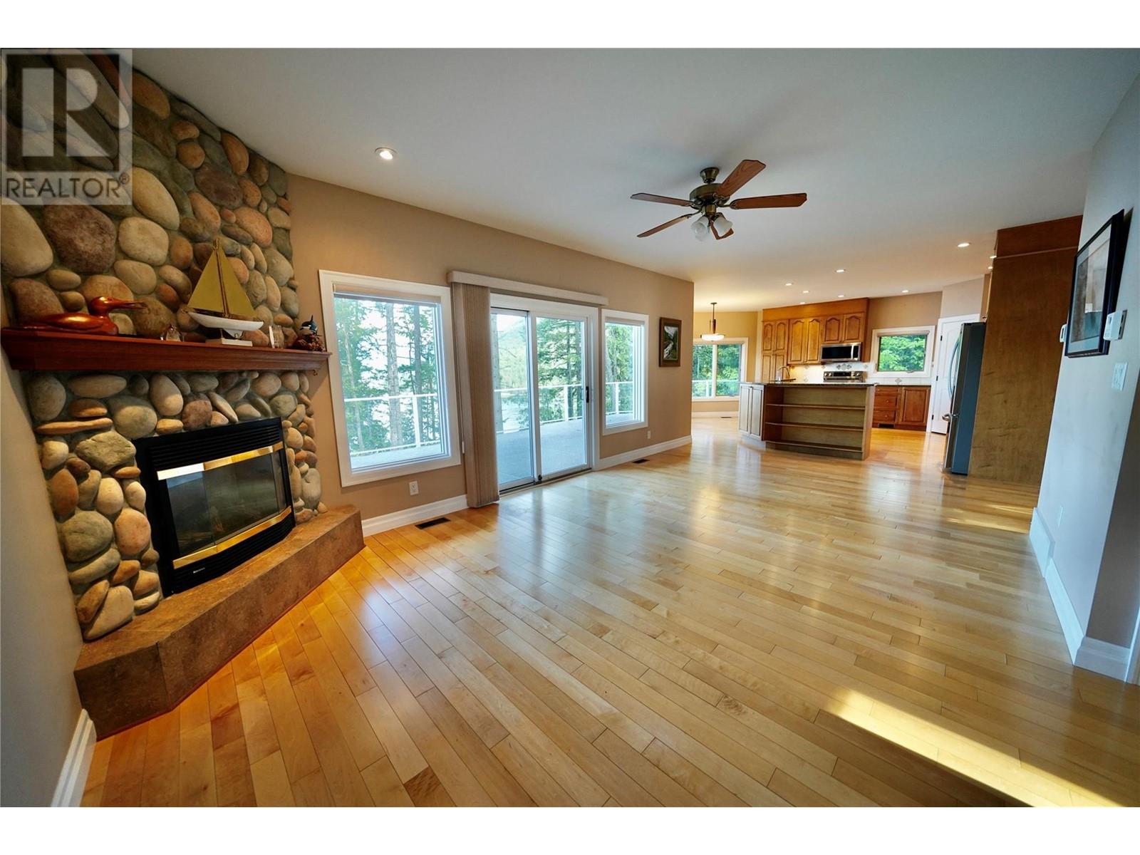 924 Queens Road, Balfour, British Columbia  V0G 1C0 - Photo 42 - 10349082