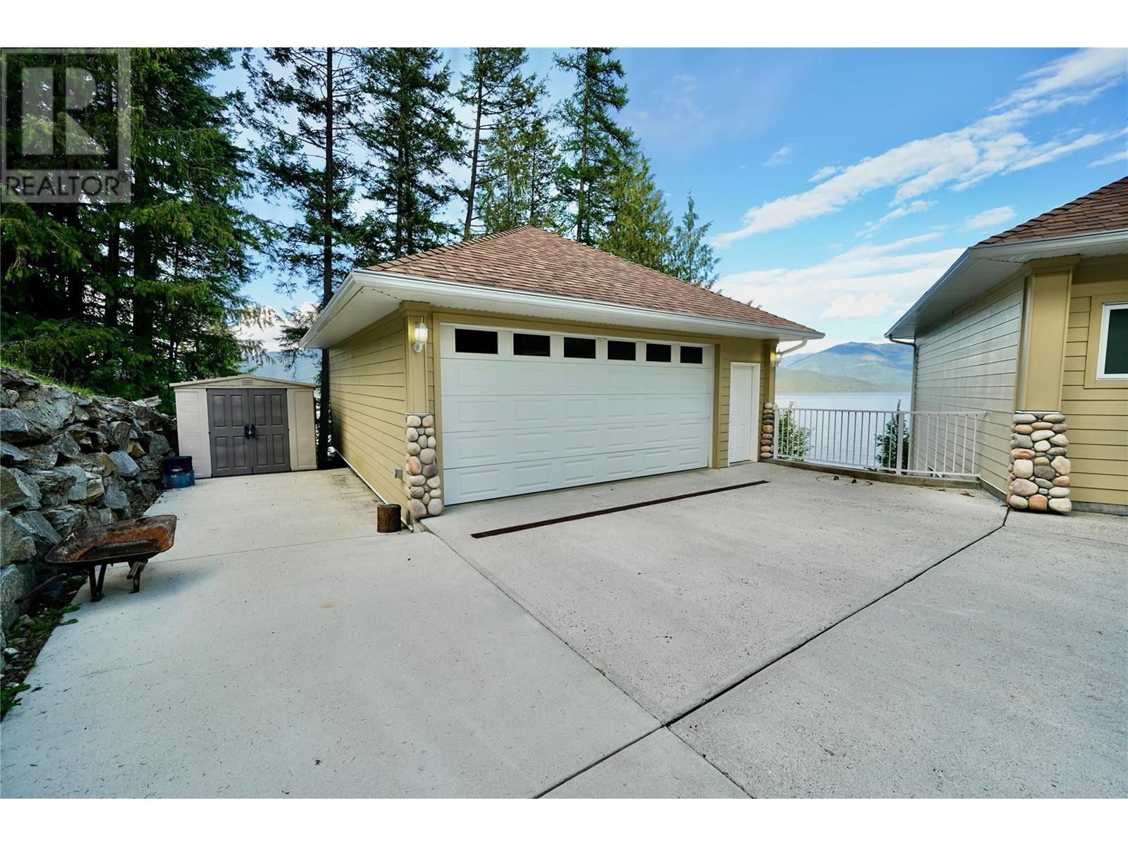 924 Queens Road, Balfour, British Columbia  V0G 1C0 - Photo 5 - 10349082