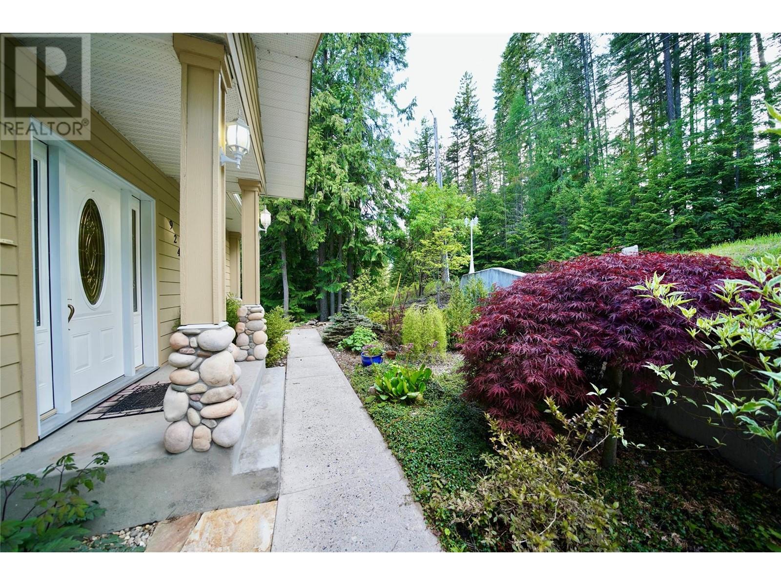 924 Queens Road, Balfour, British Columbia  V0G 1C0 - Photo 6 - 10349082