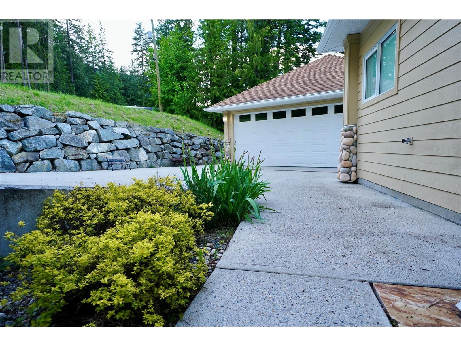 924 Queens Road, Balfour, British Columbia  V0G 1C0 - Photo 88 - 10349082