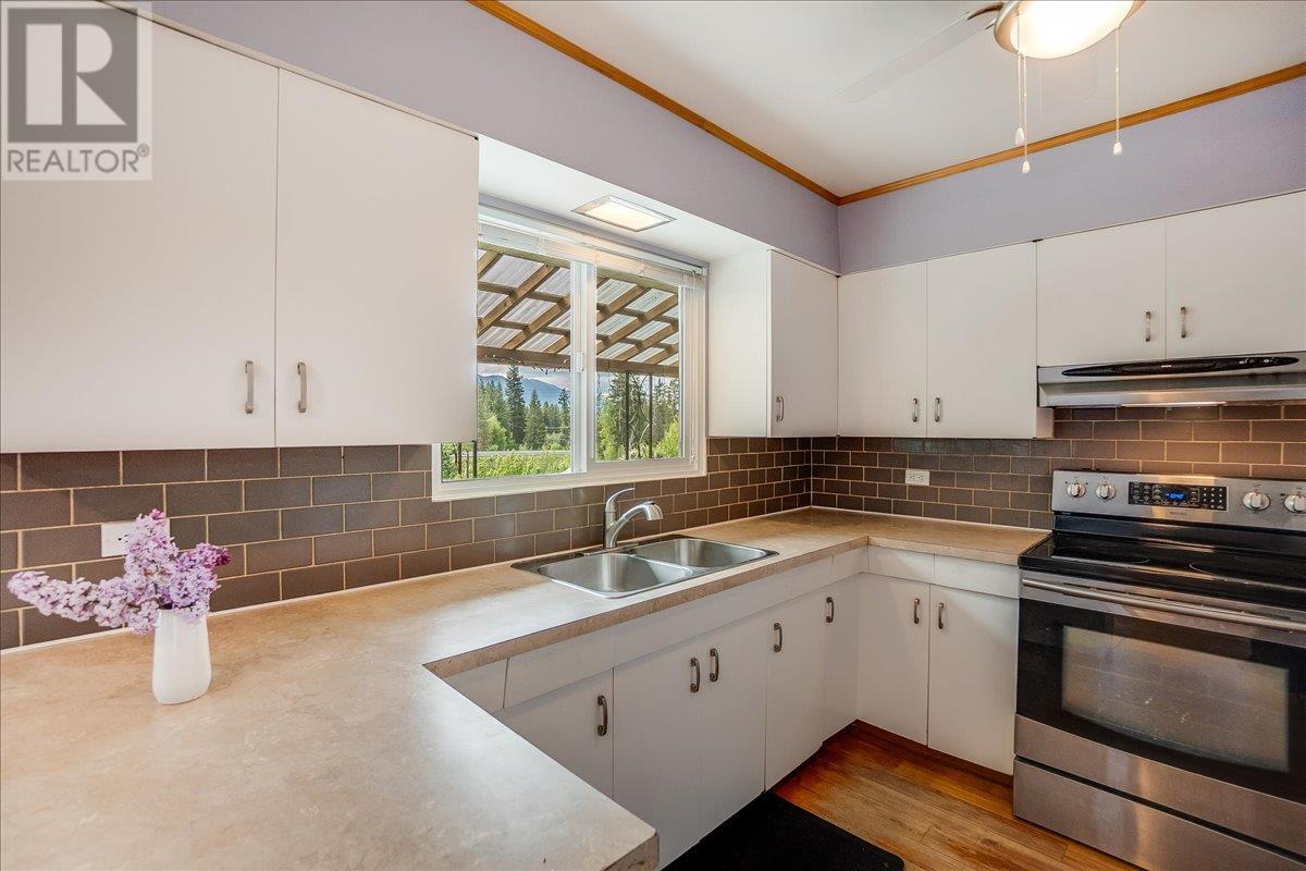3164 Murray Road, South Slocan, British Columbia  V0G 2G1 - Photo 14 - 10349061