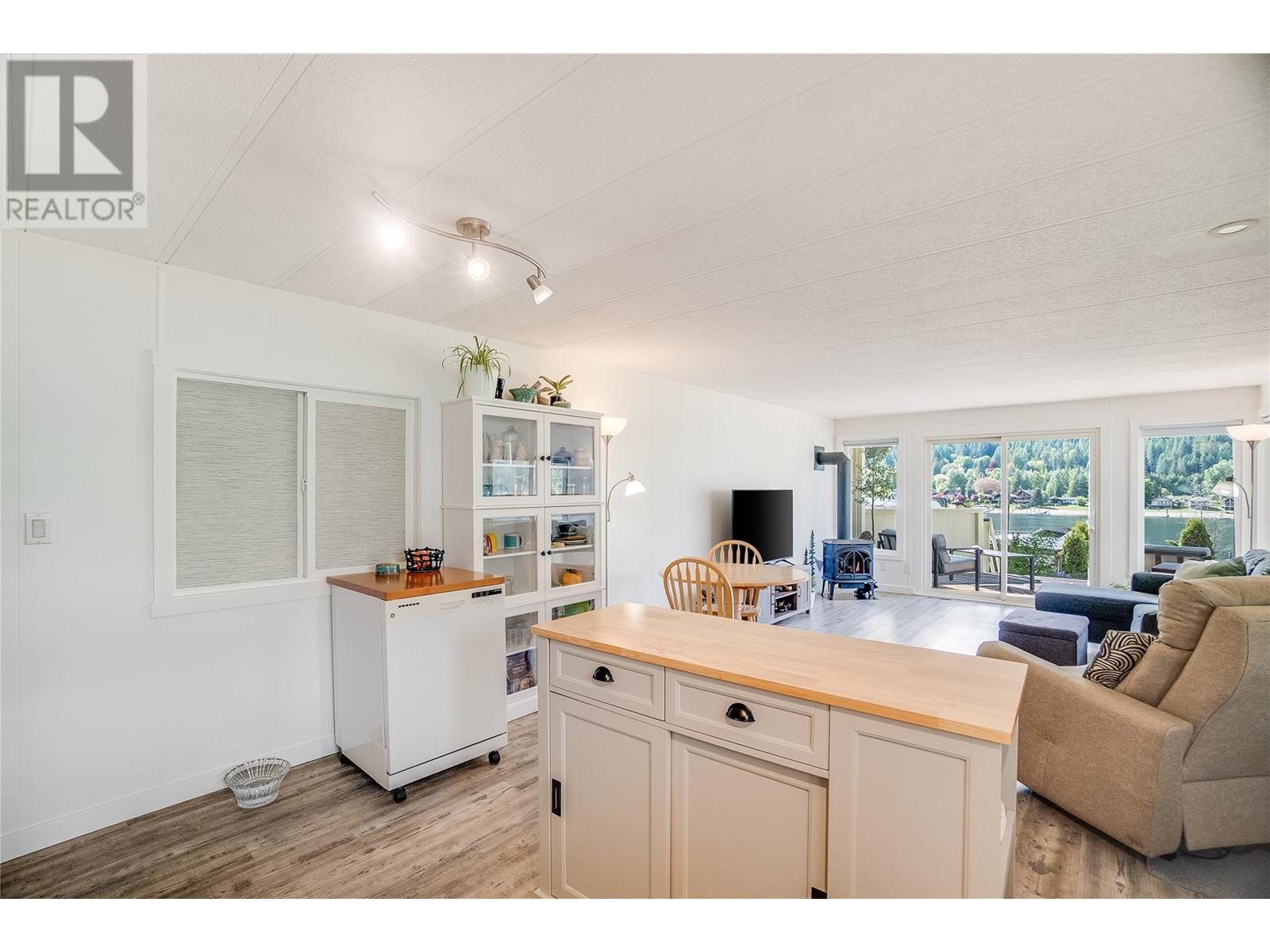 7733 Balfour Wharf Road, Balfour, British Columbia  V0G 1C0 - Photo 11 - 10348533