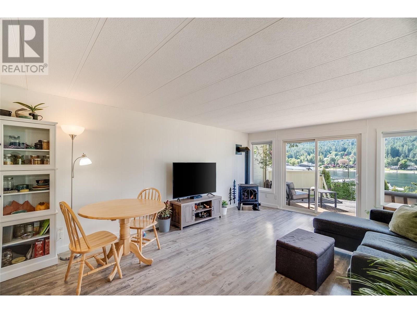 7733 Balfour Wharf Road, Balfour, British Columbia  V0G 1C0 - Photo 12 - 10348533