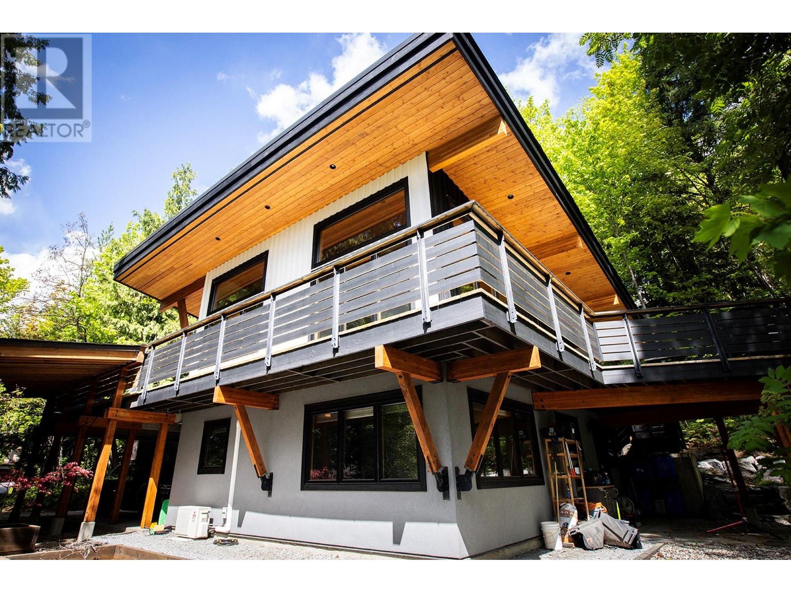 1670 Park Street, Rossland, British Columbia  V0G 1Y0 - Photo 15 - 10349132