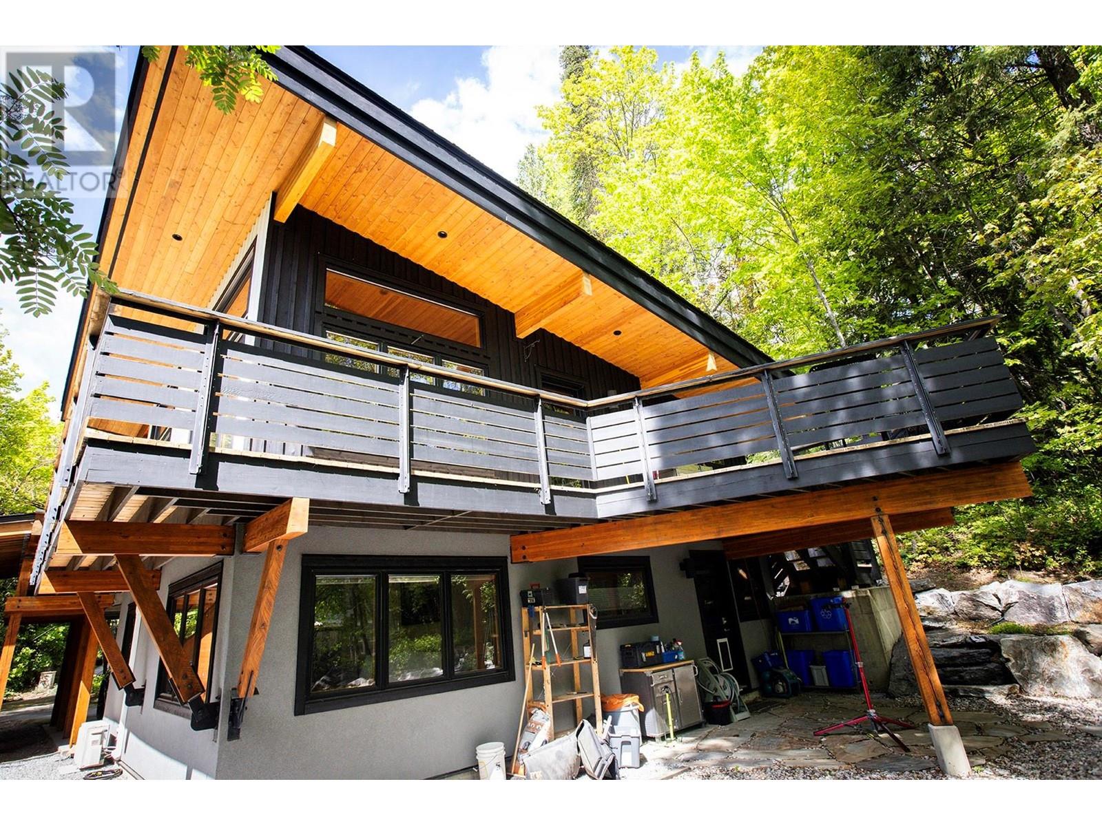 1670 Park Street, Rossland, British Columbia  V0G 1Y0 - Photo 17 - 10349132