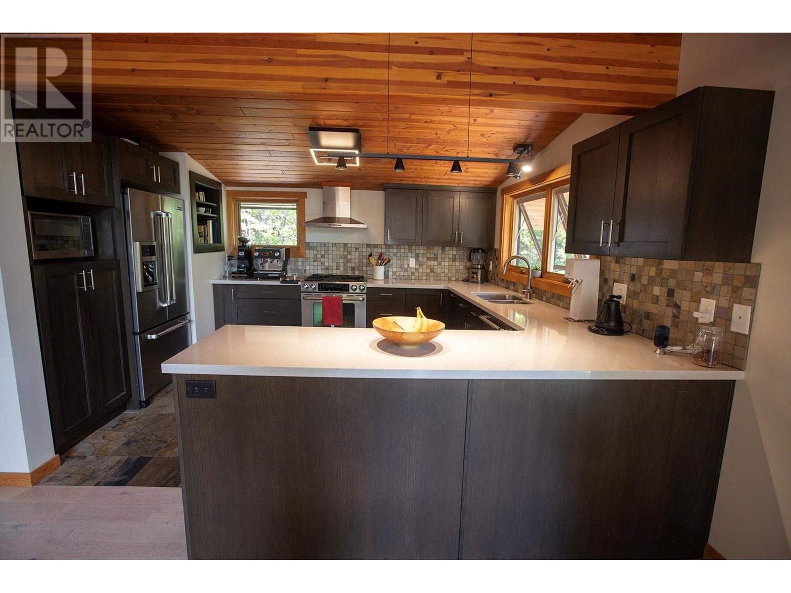 1670 Park Street, Rossland, British Columbia  V0G 1Y0 - Photo 32 - 10349132