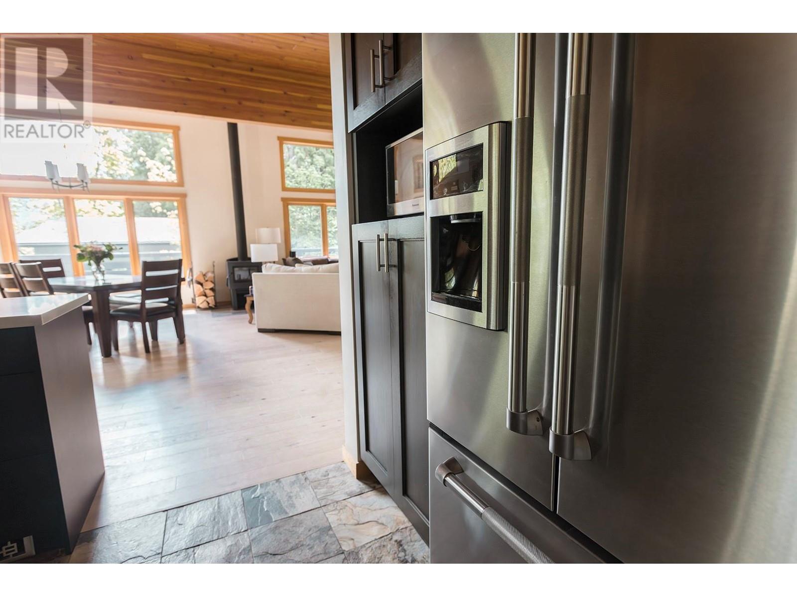 1670 Park Street, Rossland, British Columbia  V0G 1Y0 - Photo 34 - 10349132