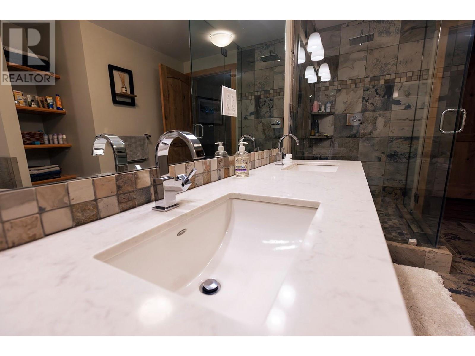 1670 Park Street, Rossland, British Columbia  V0G 1Y0 - Photo 42 - 10349132