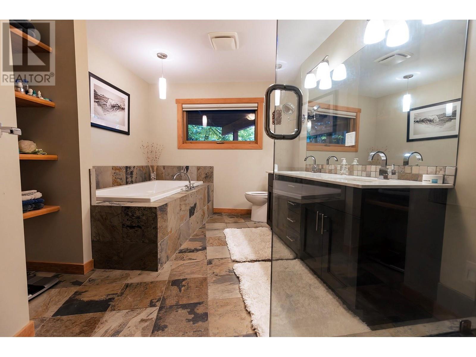 1670 Park Street, Rossland, British Columbia  V0G 1Y0 - Photo 6 - 10349132