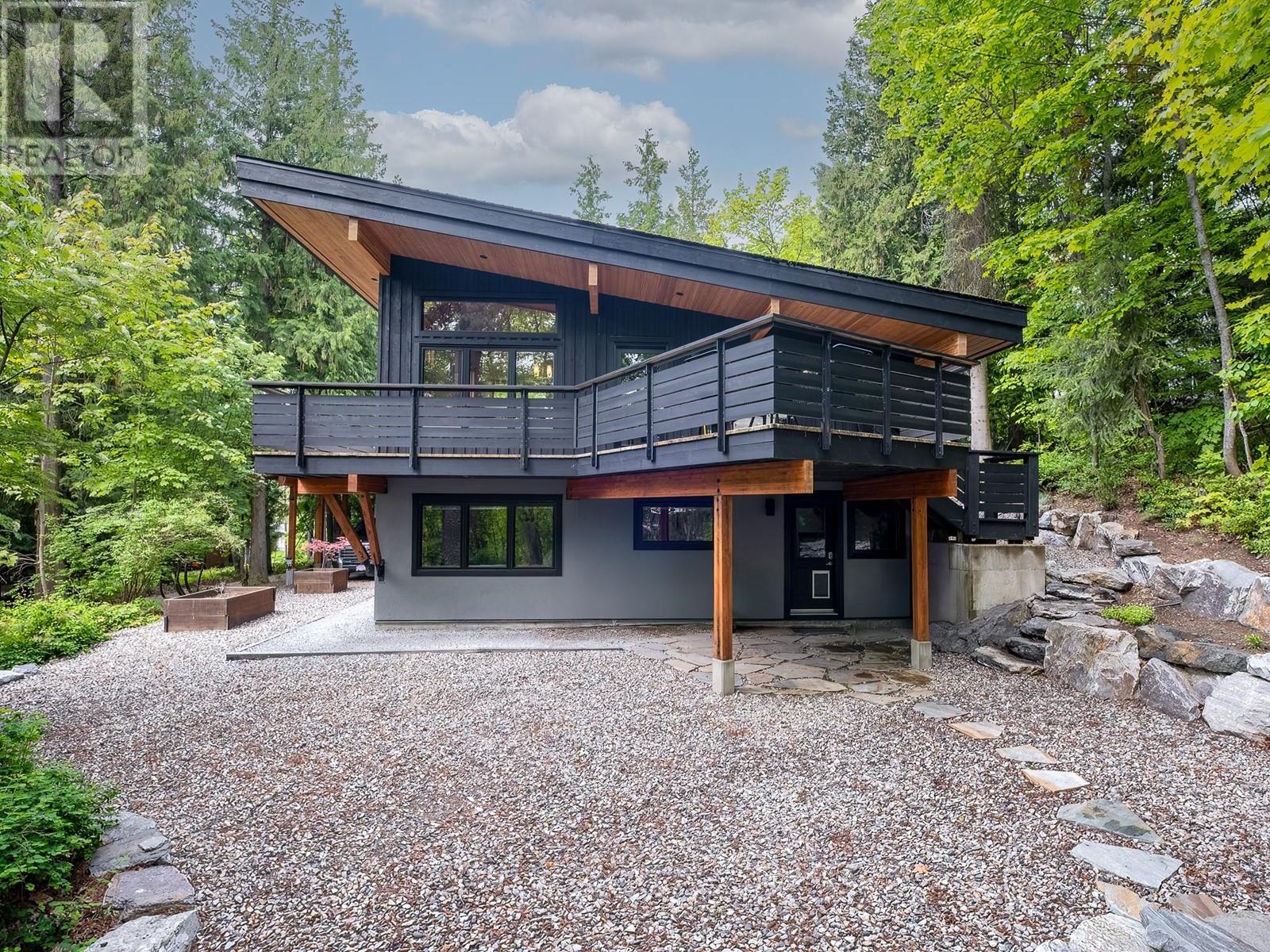 1670 Park Street, Rossland, British Columbia  V0G 1Y0 - Photo 8 - 10349132