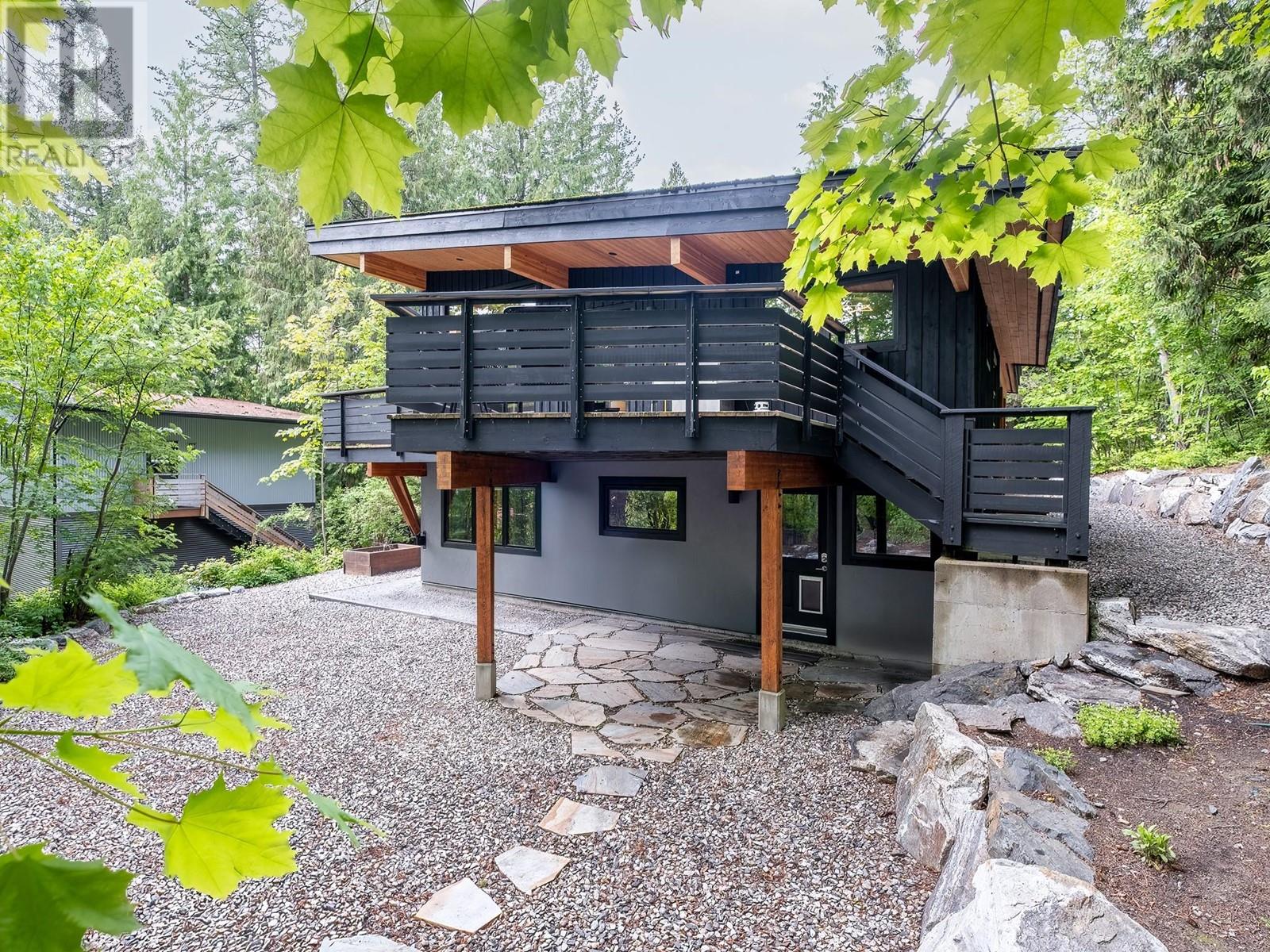 1670 Park Street, Rossland, British Columbia  V0G 1Y0 - Photo 9 - 10349132