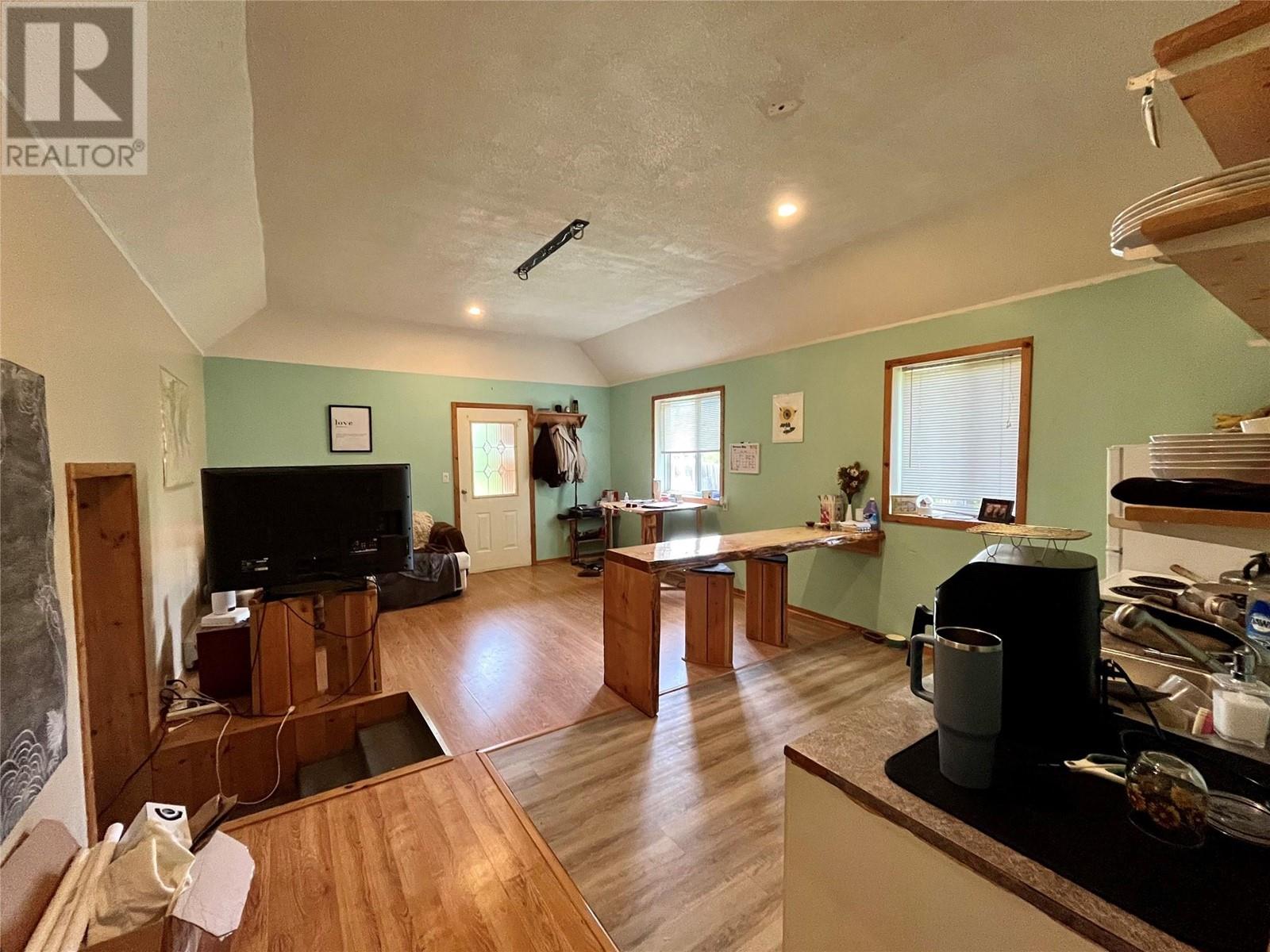 740 Highway 6 S, Nakusp, British Columbia  V0G 1R0 - Photo 14 - 10349240