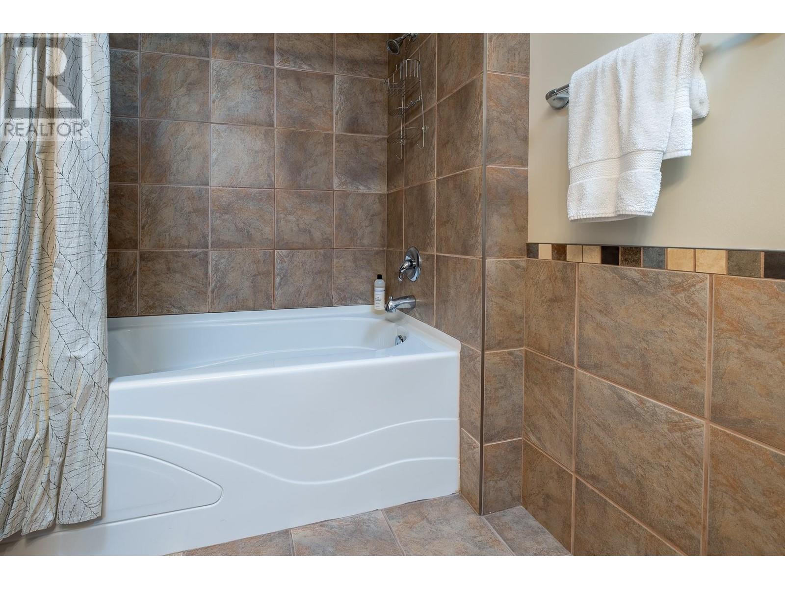 1080 Olaus Way Unit# 1a, Rossland, British Columbia  V0G 1Y0 - Photo 20 - 10348884