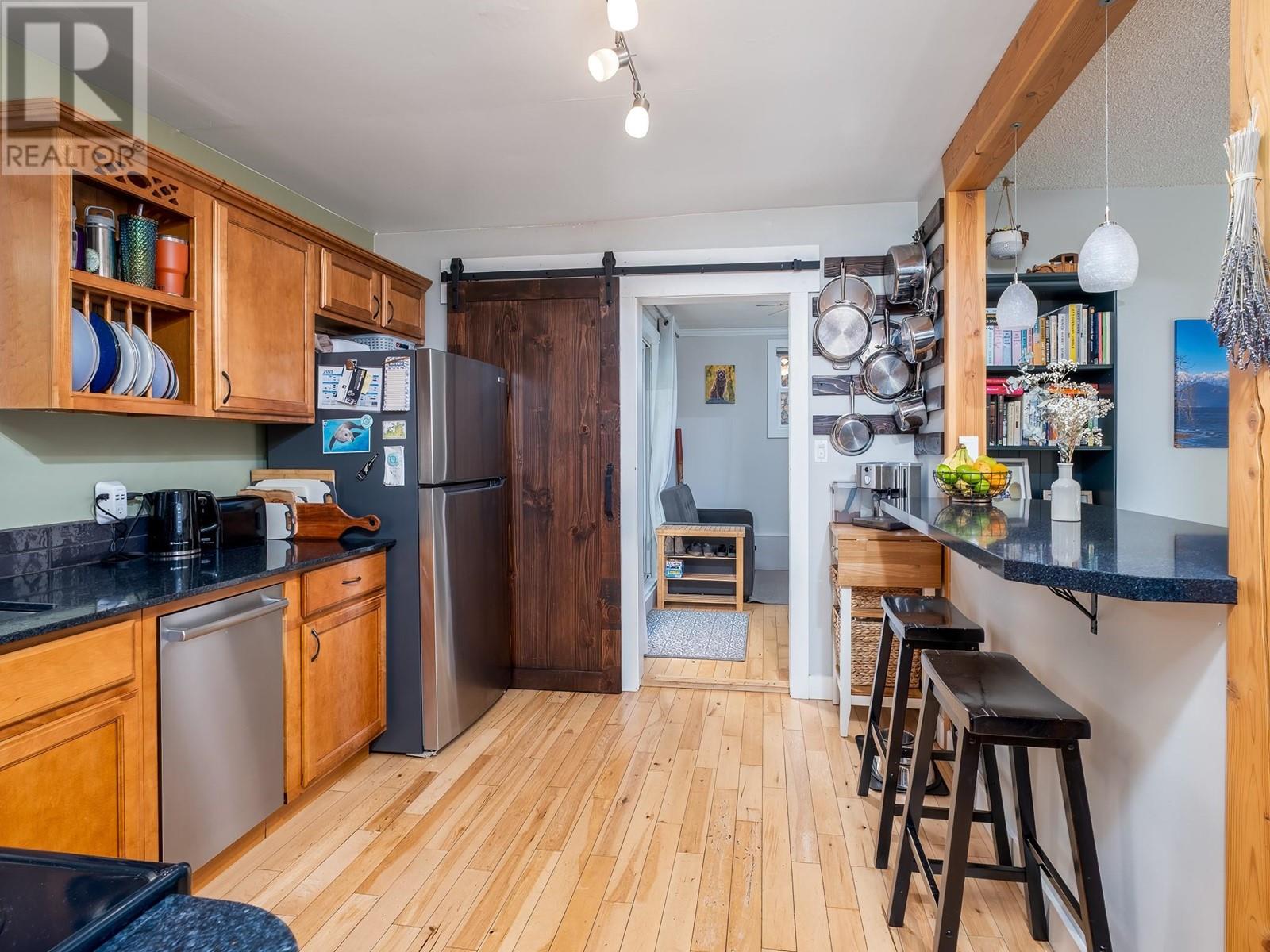 2173 Spokane Street, Rossland, British Columbia  V0G 1Y0 - Photo 12 - 10349211