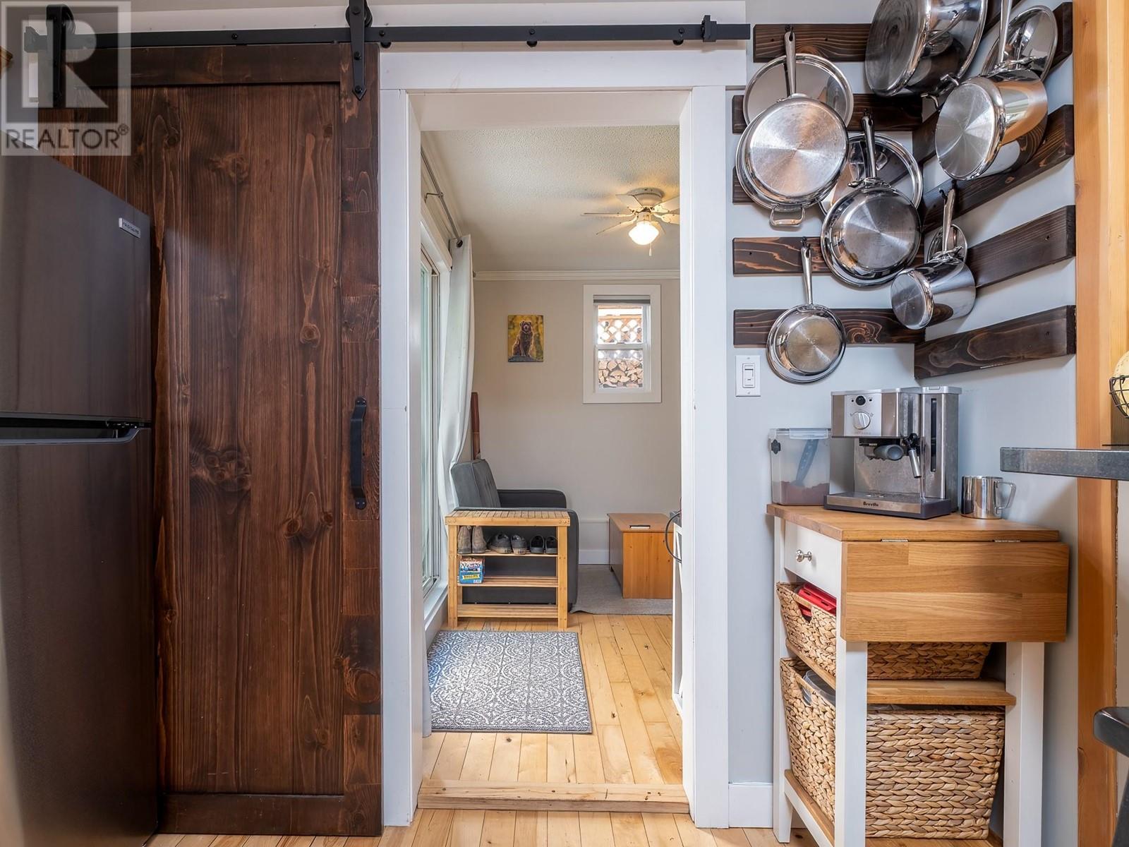 2173 Spokane Street, Rossland, British Columbia  V0G 1Y0 - Photo 17 - 10349211