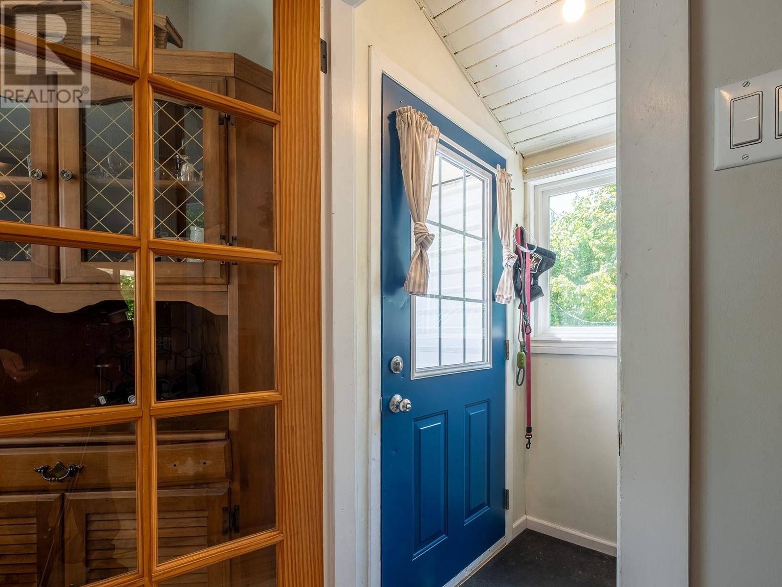 2173 Spokane Street, Rossland, British Columbia  V0G 1Y0 - Photo 21 - 10349211