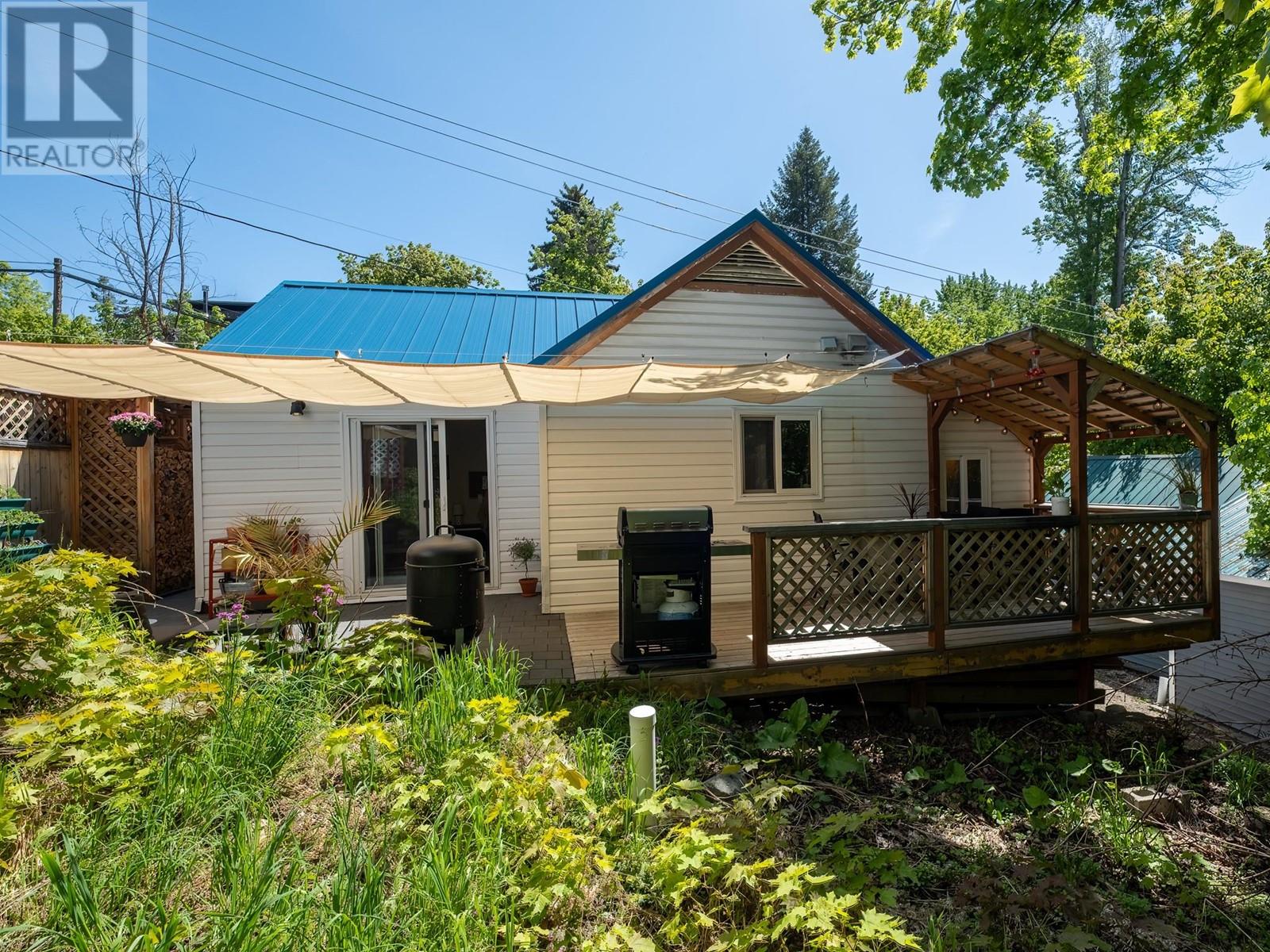 2173 Spokane Street, Rossland, British Columbia  V0G 1Y0 - Photo 28 - 10349211
