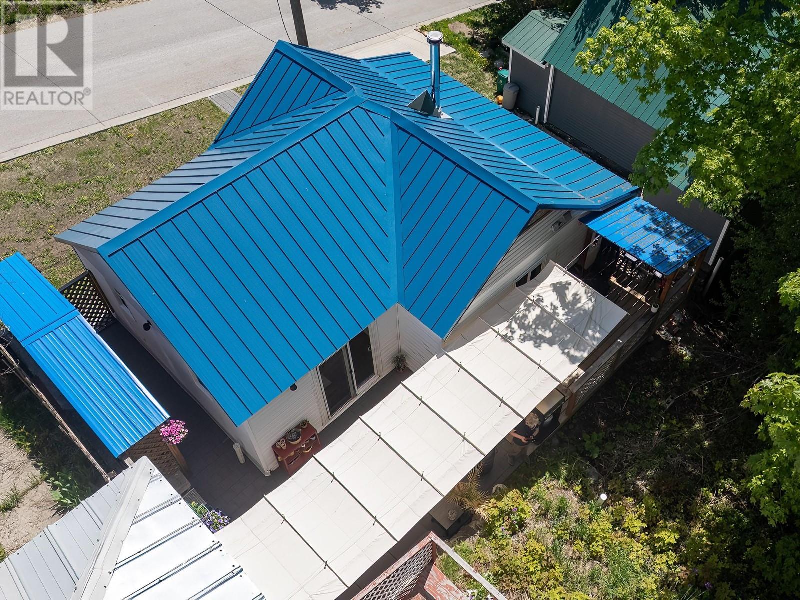 2173 Spokane Street, Rossland, British Columbia  V0G 1Y0 - Photo 3 - 10349211