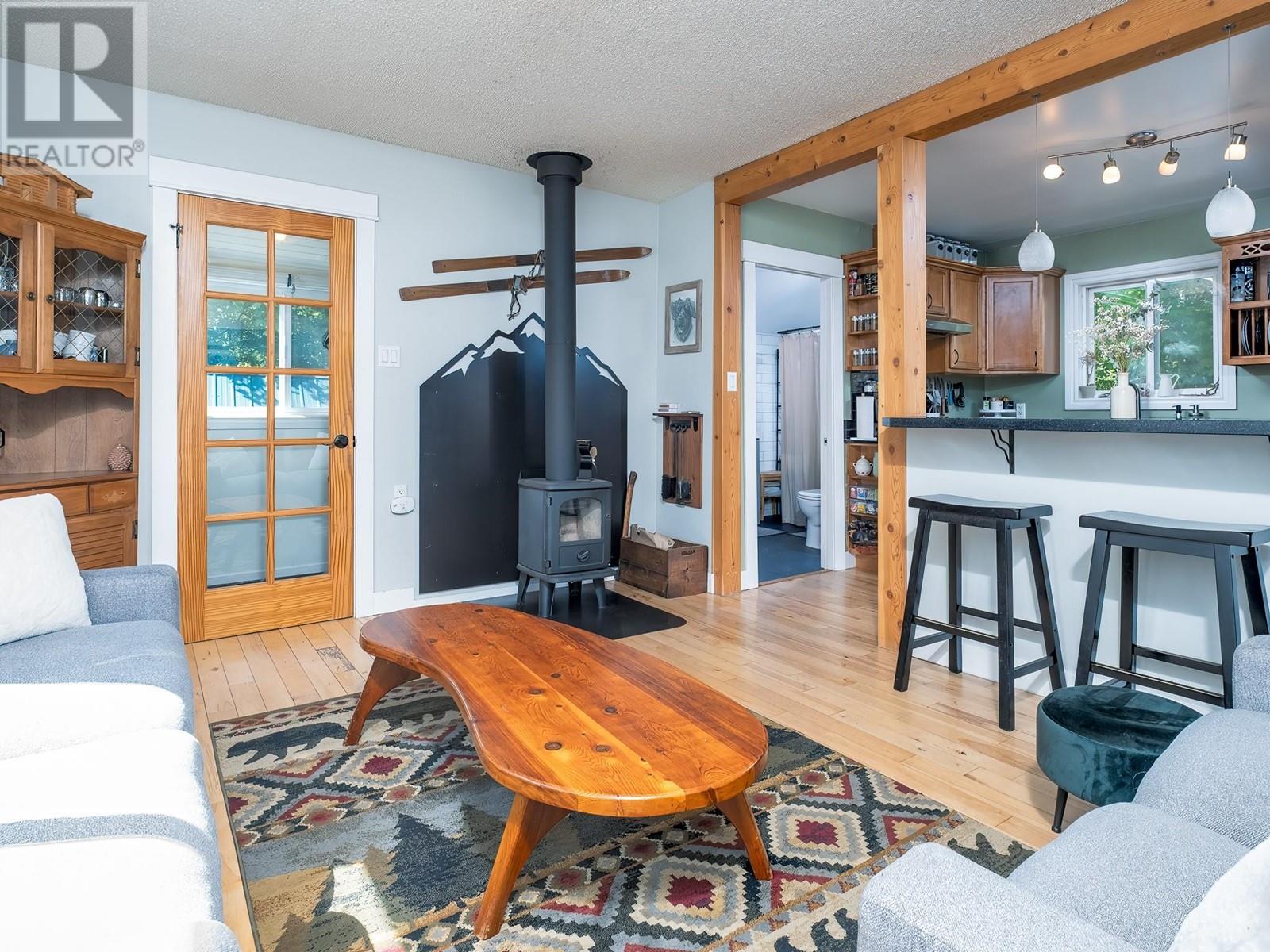 2173 Spokane Street, Rossland, British Columbia  V0G 1Y0 - Photo 6 - 10349211