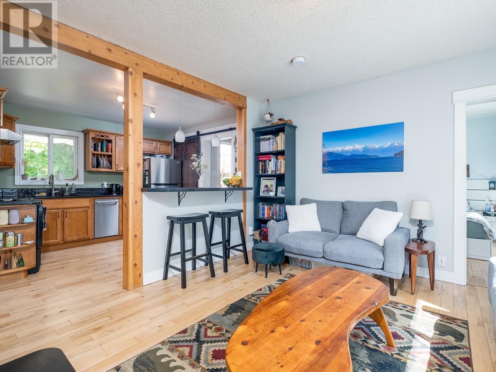 2173 Spokane Street, Rossland, British Columbia  V0G 1Y0 - Photo 8 - 10349211