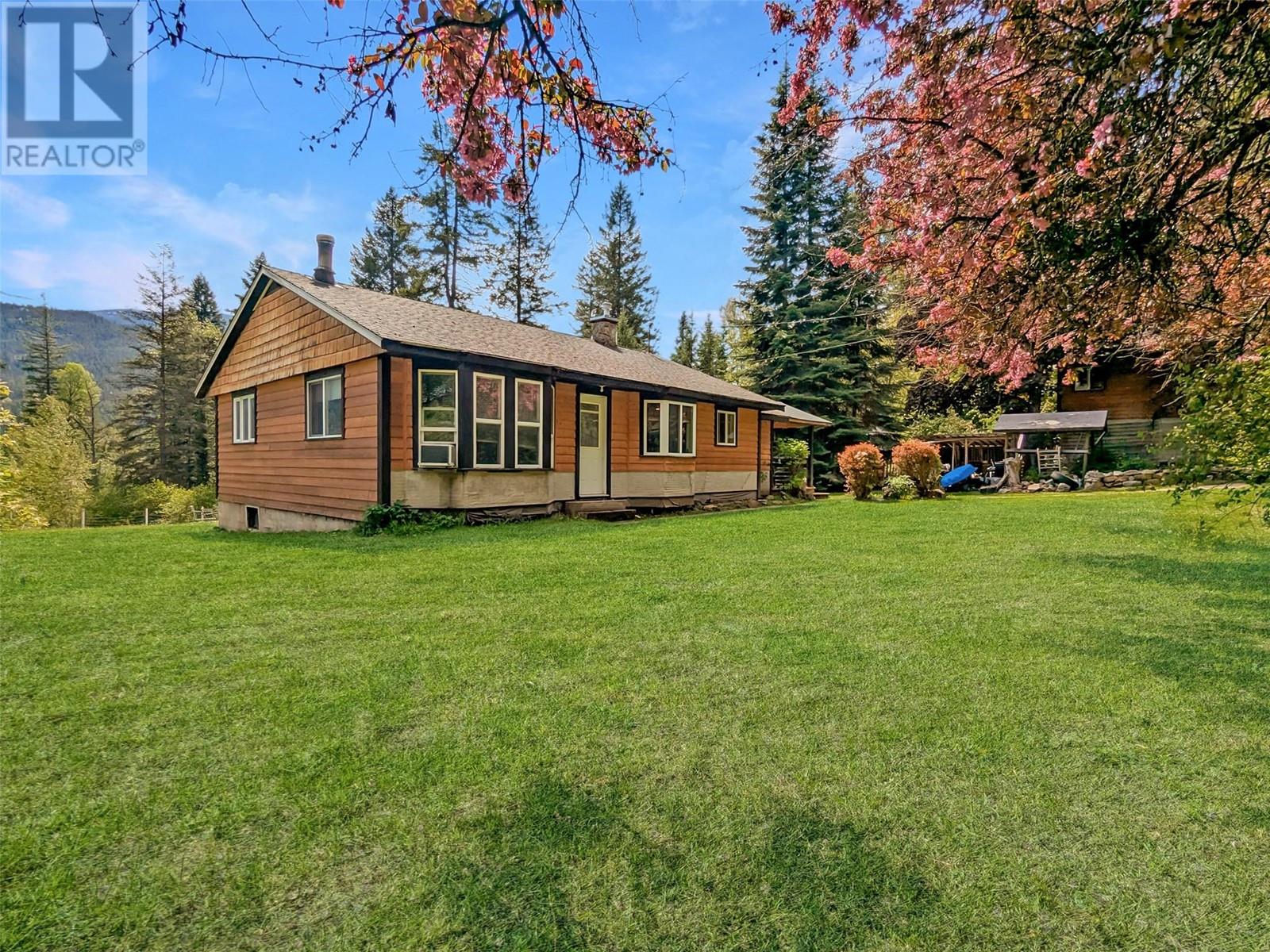 6680 Perry's Back Road, Winlaw, British Columbia  V0G 2J0 - Photo 1 - 10349382