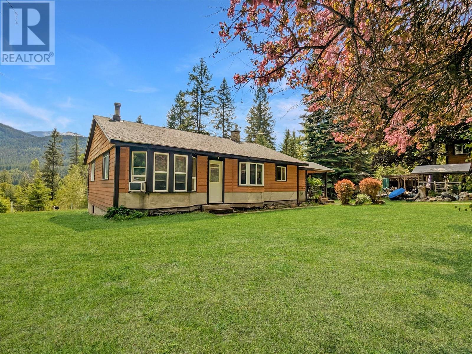 6680 Perry's Back Road, Winlaw, British Columbia  V0G 2J0 - Photo 2 - 10349382