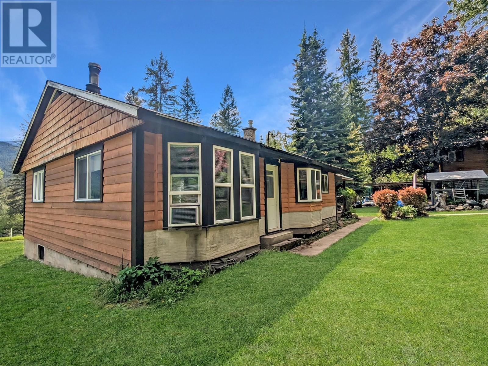 6680 Perry's Back Road, Winlaw, British Columbia  V0G 2J0 - Photo 3 - 10349382