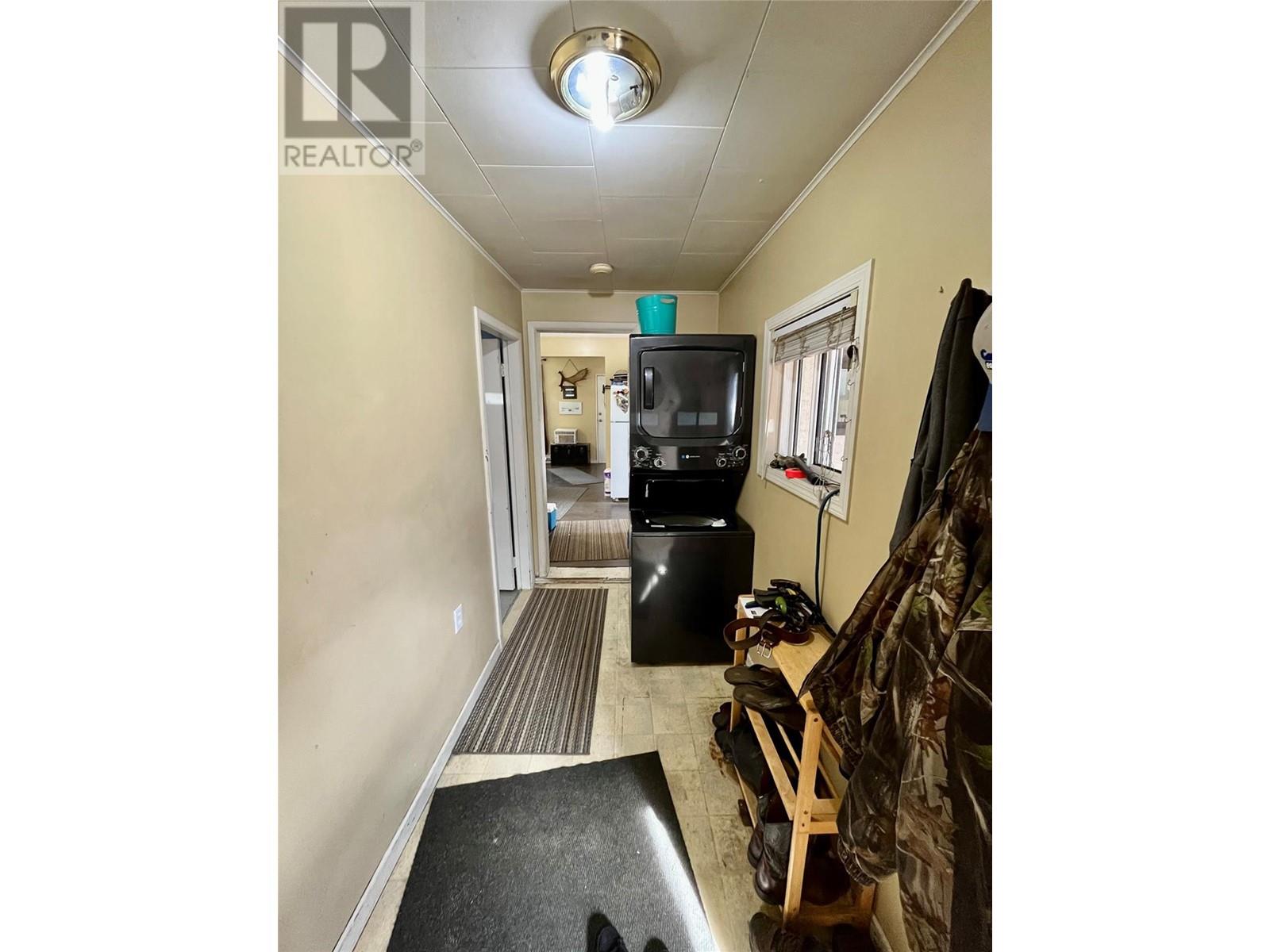 302 6th Avenue Nw, Nakusp, British Columbia  V0G 1R0 - Photo 8 - 10349344