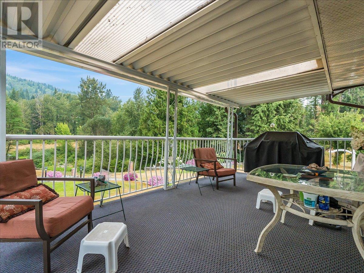 1731 Barrett Drive, Fruitvale, British Columbia  V0G 1L0 - Photo 14 - 10349574