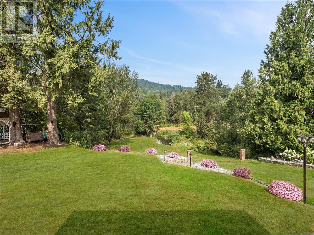 1731 Barrett Drive, Fruitvale, British Columbia  V0G 1L0 - Photo 18 - 10349574