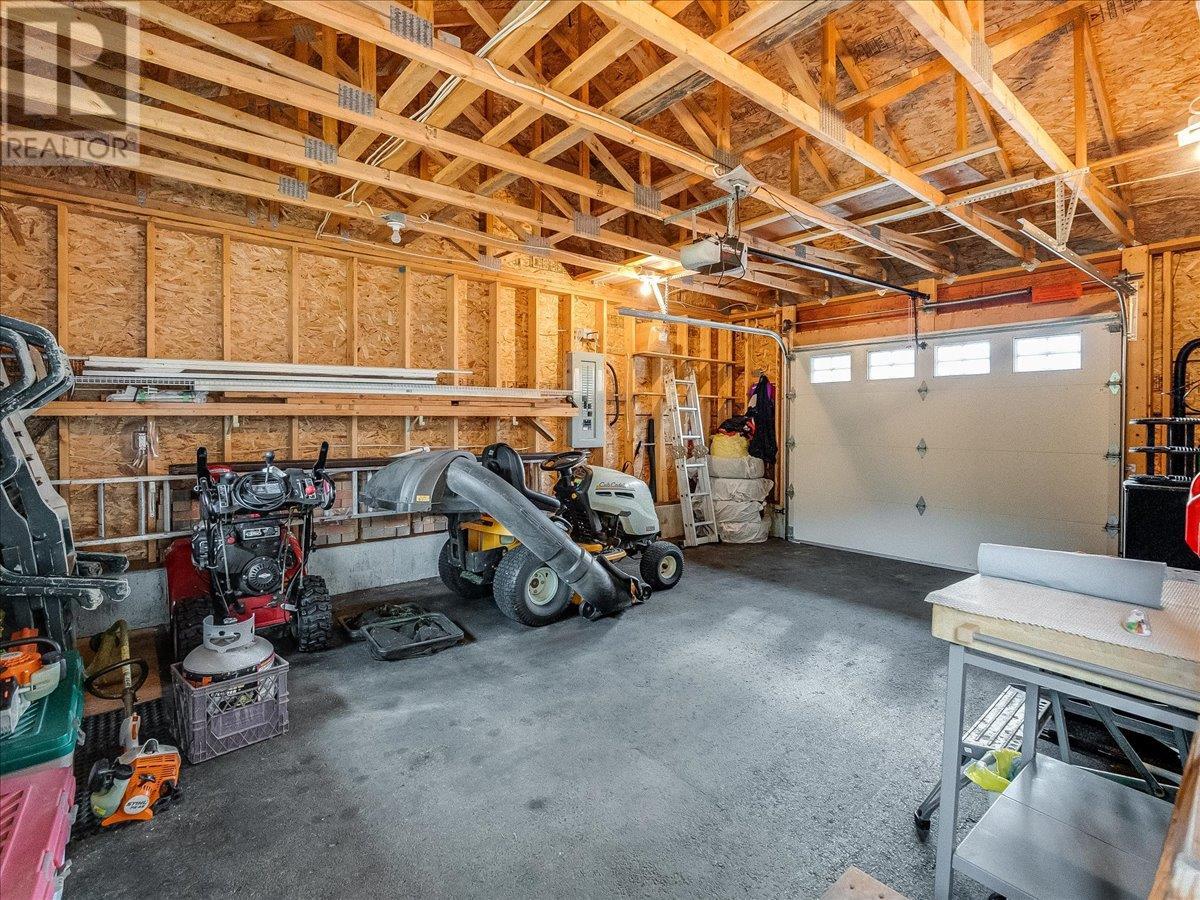 1731 Barrett Drive, Fruitvale, British Columbia  V0G 1L0 - Photo 7 - 10349574