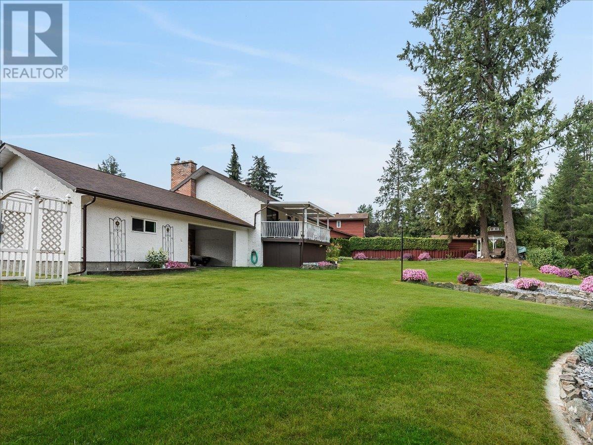 1731 Barrett Drive, Fruitvale, British Columbia  V0G 1L0 - Photo 8 - 10349574