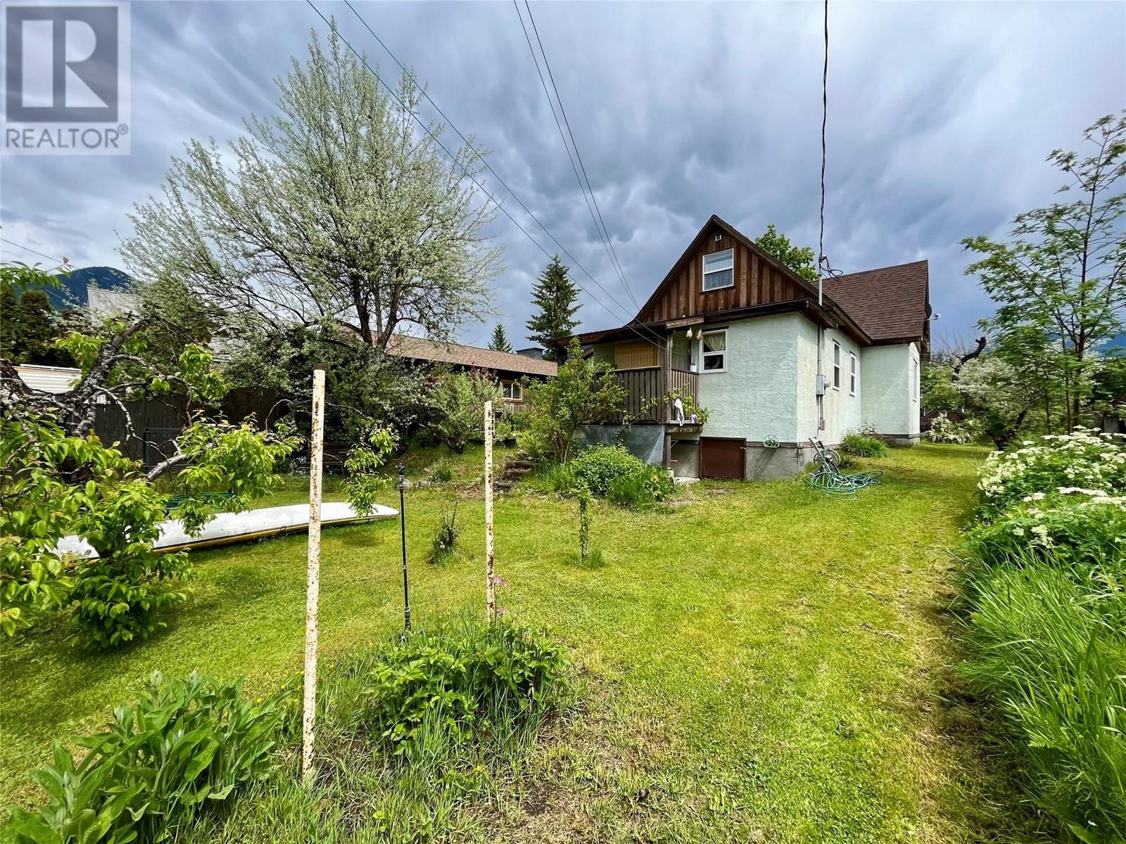 310 4th Avenue Nw, Nakusp, British Columbia  V0G 1R0 - Photo 28 - 10349698