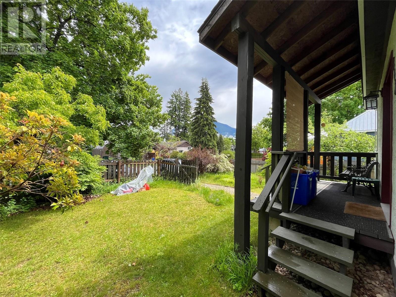 310 4th Avenue Nw, Nakusp, British Columbia  V0G 1R0 - Photo 33 - 10349698