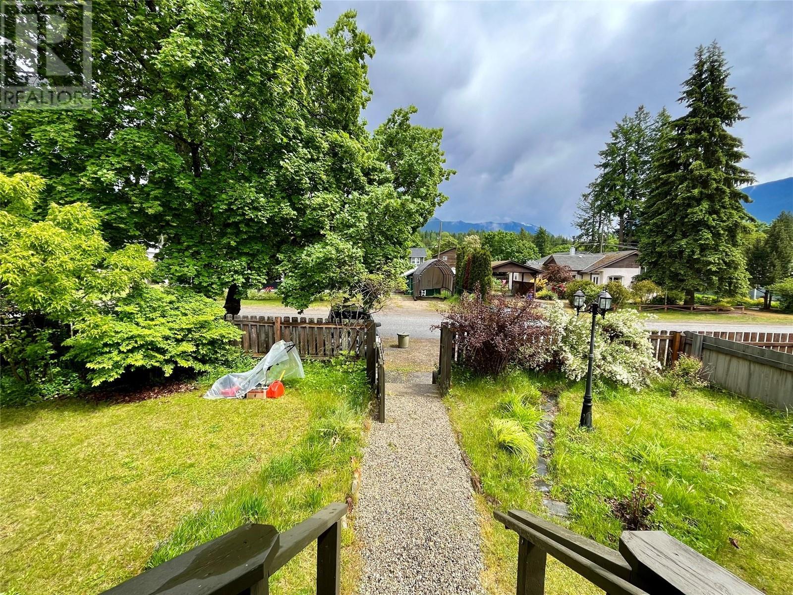 310 4th Avenue Nw, Nakusp, British Columbia  V0G 1R0 - Photo 36 - 10349698