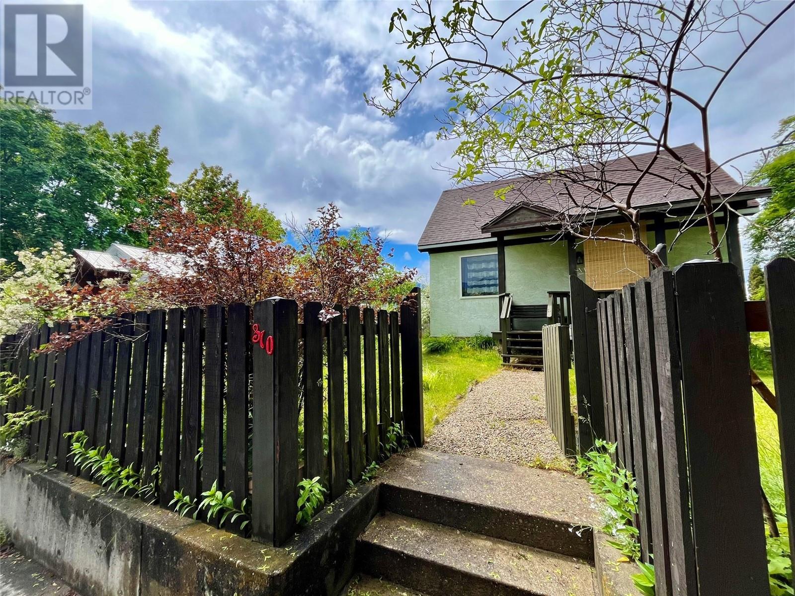 310 4th Avenue Nw, Nakusp, British Columbia  V0G 1R0 - Photo 38 - 10349698