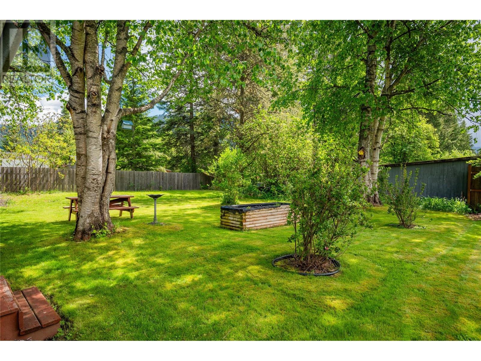 2718 Fir Drive, South Slocan, British Columbia  V0G 2G1 - Photo 10 - 10346313